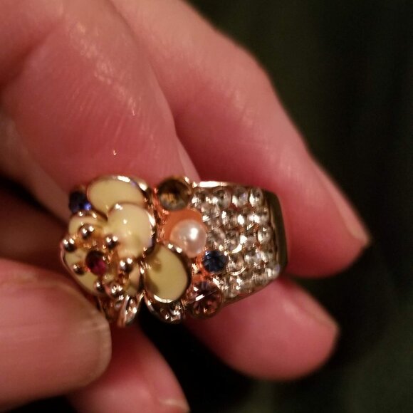 NWT floral enamel ring, size 5.25 - Picture 4 of 10